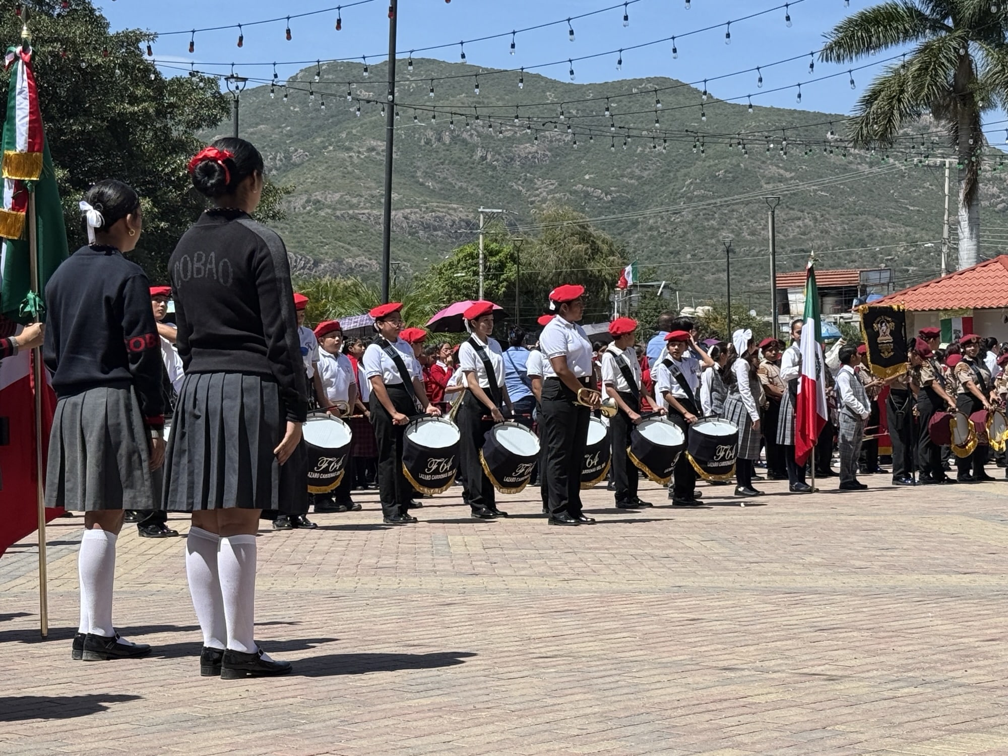 Orchestre de jeunes devant de Zocalo (Mairie) de Santa Maria del Tule